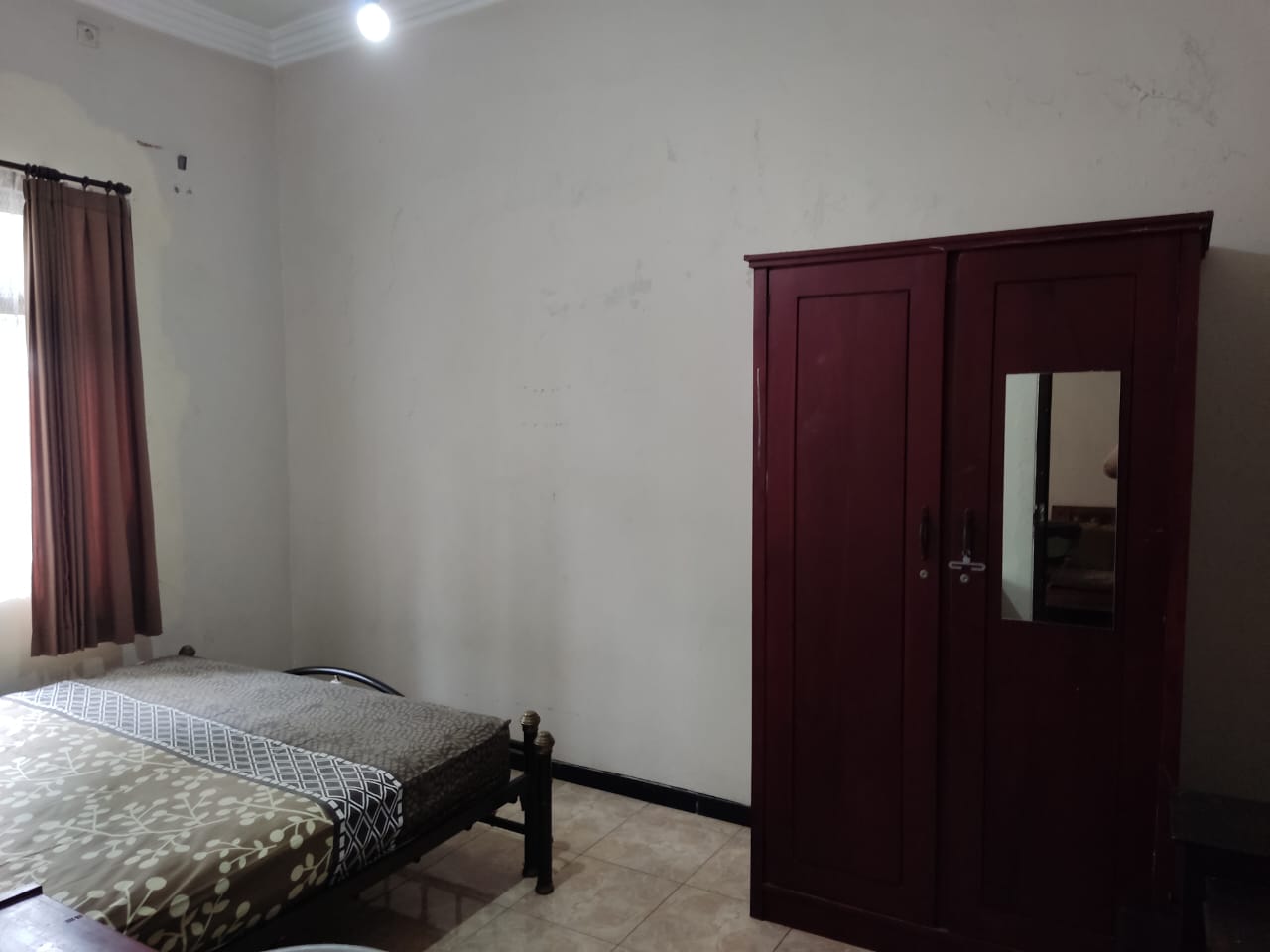 Kost - Lawang
